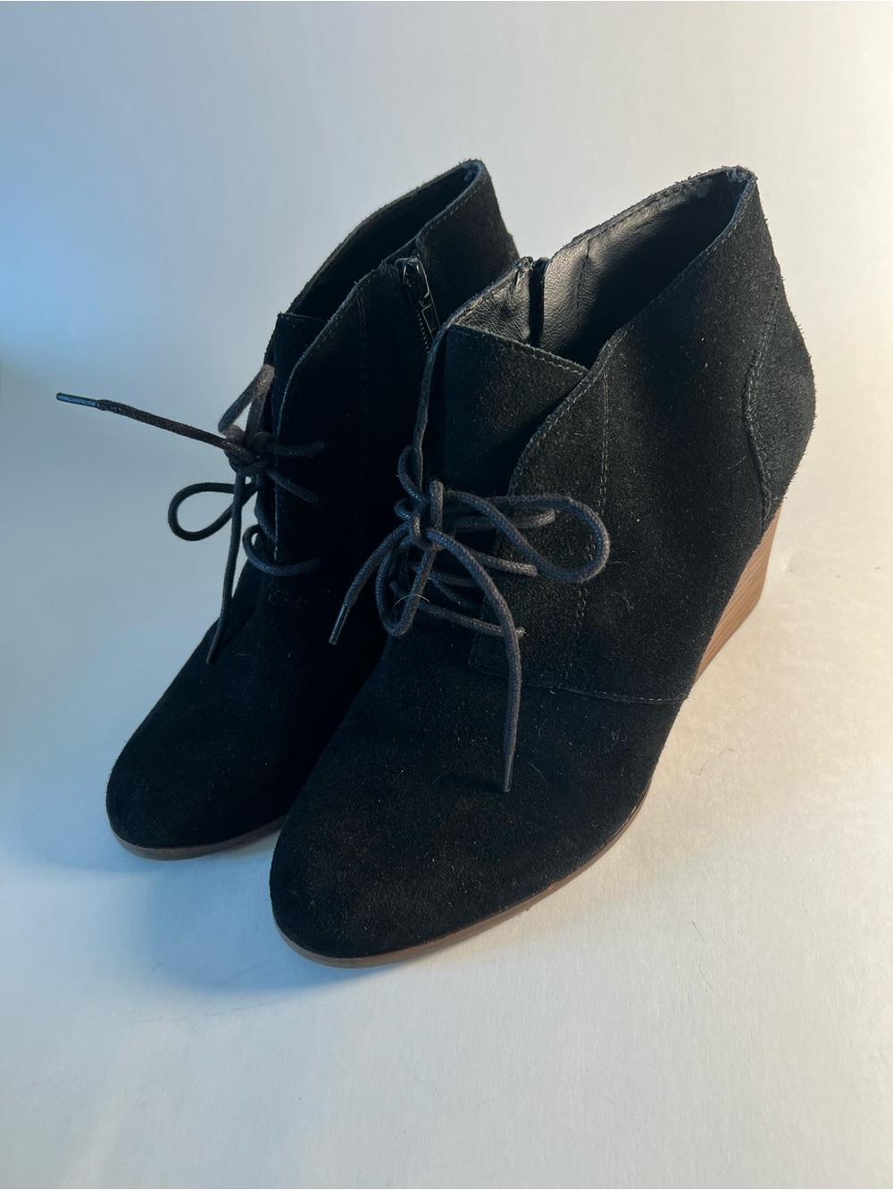 Women’s Lucky Brand Black Suede Lace-Up Wedge Ankle Booties Size 8.5